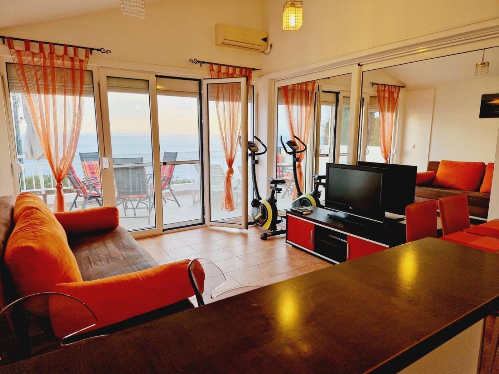 Vila Natalia Apartment Petrovac Екстериор снимка